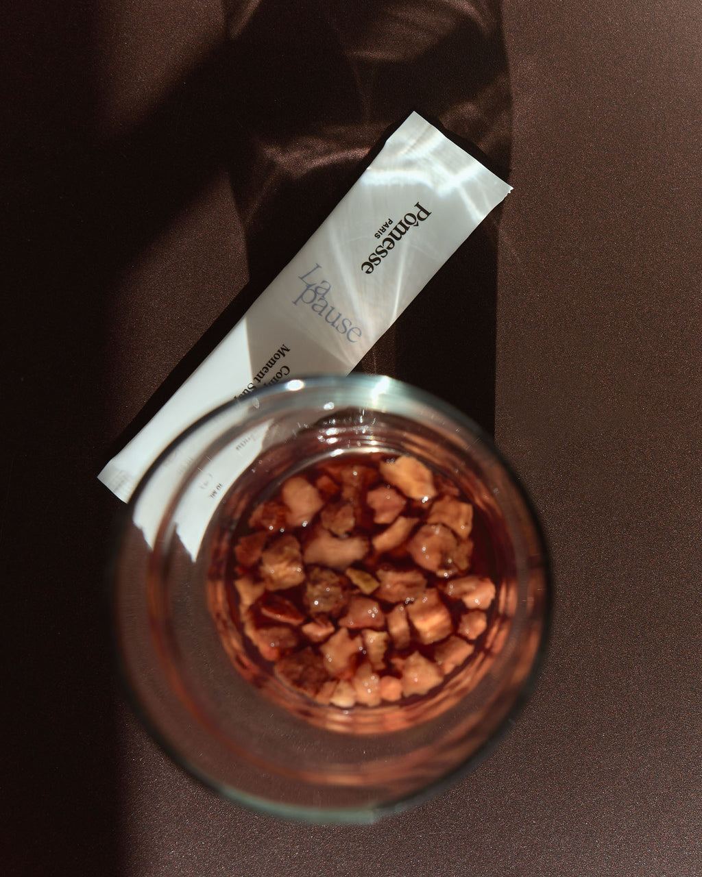 Pomesse Paris Complement Moment Suspendu Nature Morte
